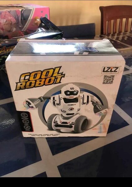 Robot jouet télécommandé