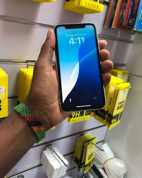 BRAND NEW IPHONE 🍏 pro 