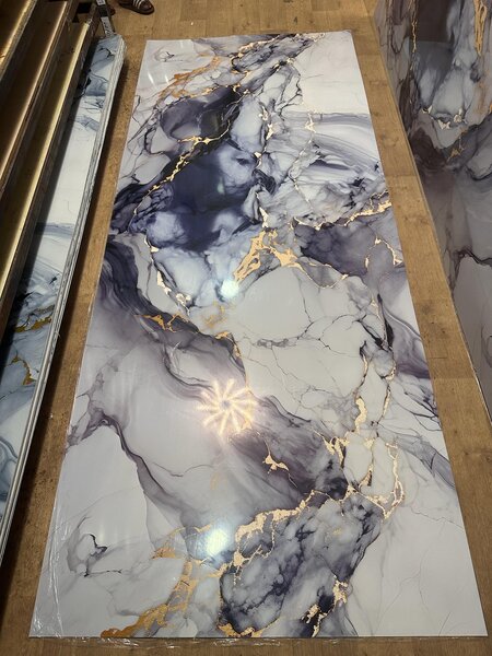 Carrelage grande dalle marbrée