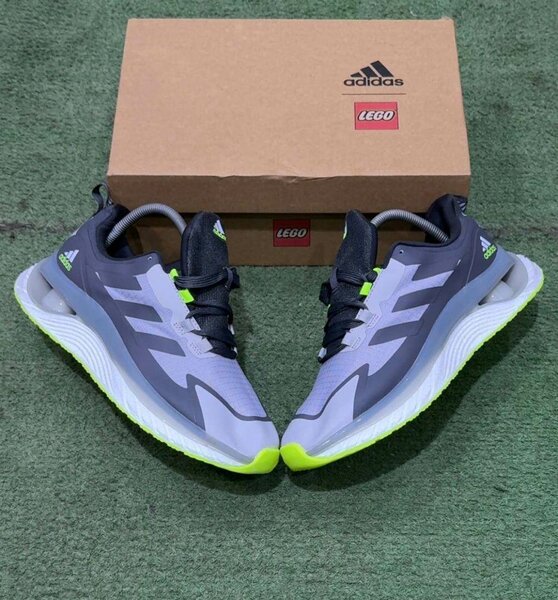 Baskets LEGO Adidas Édition Limitée