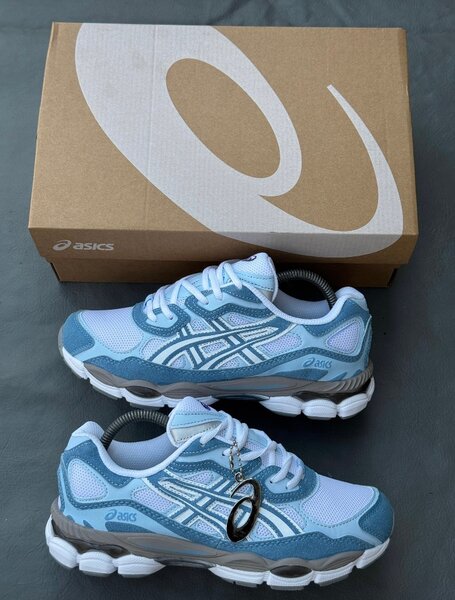 Baskets ASICS