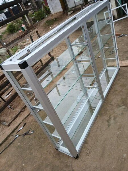 Vitrine en verre moderne