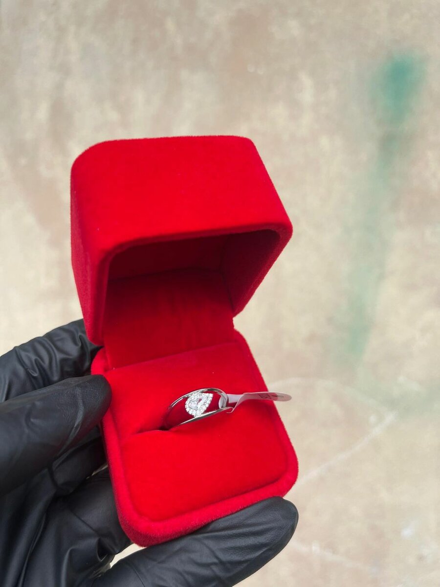 Bague en argent avec diamant