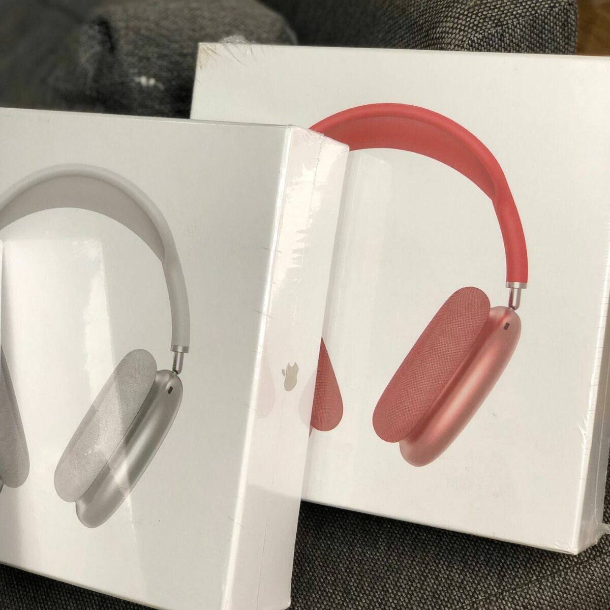 Head-mounted wireless headset ( with headphone sleeve)