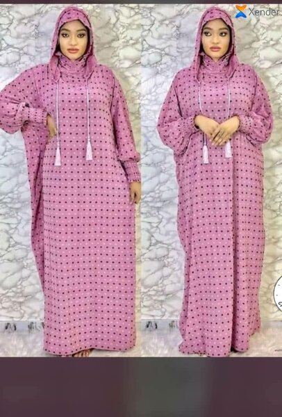 Robe longue à capuche élégante