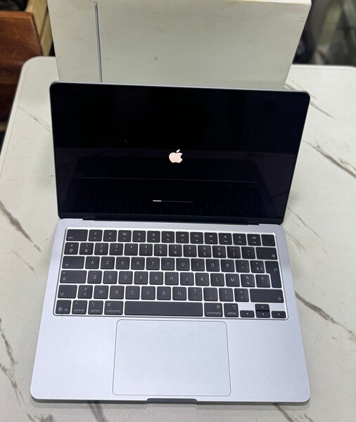 macbook air m4 2025