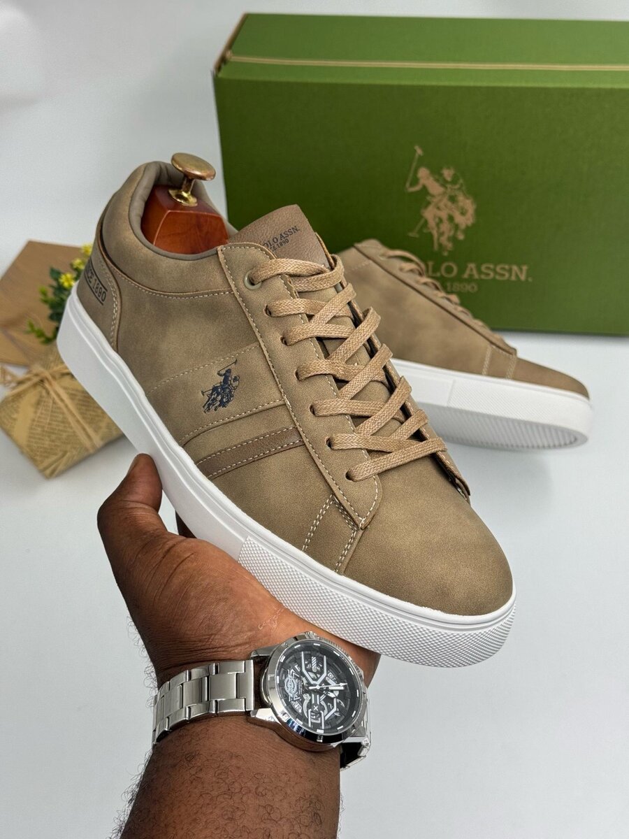 POLO BEIGE AND WHITE