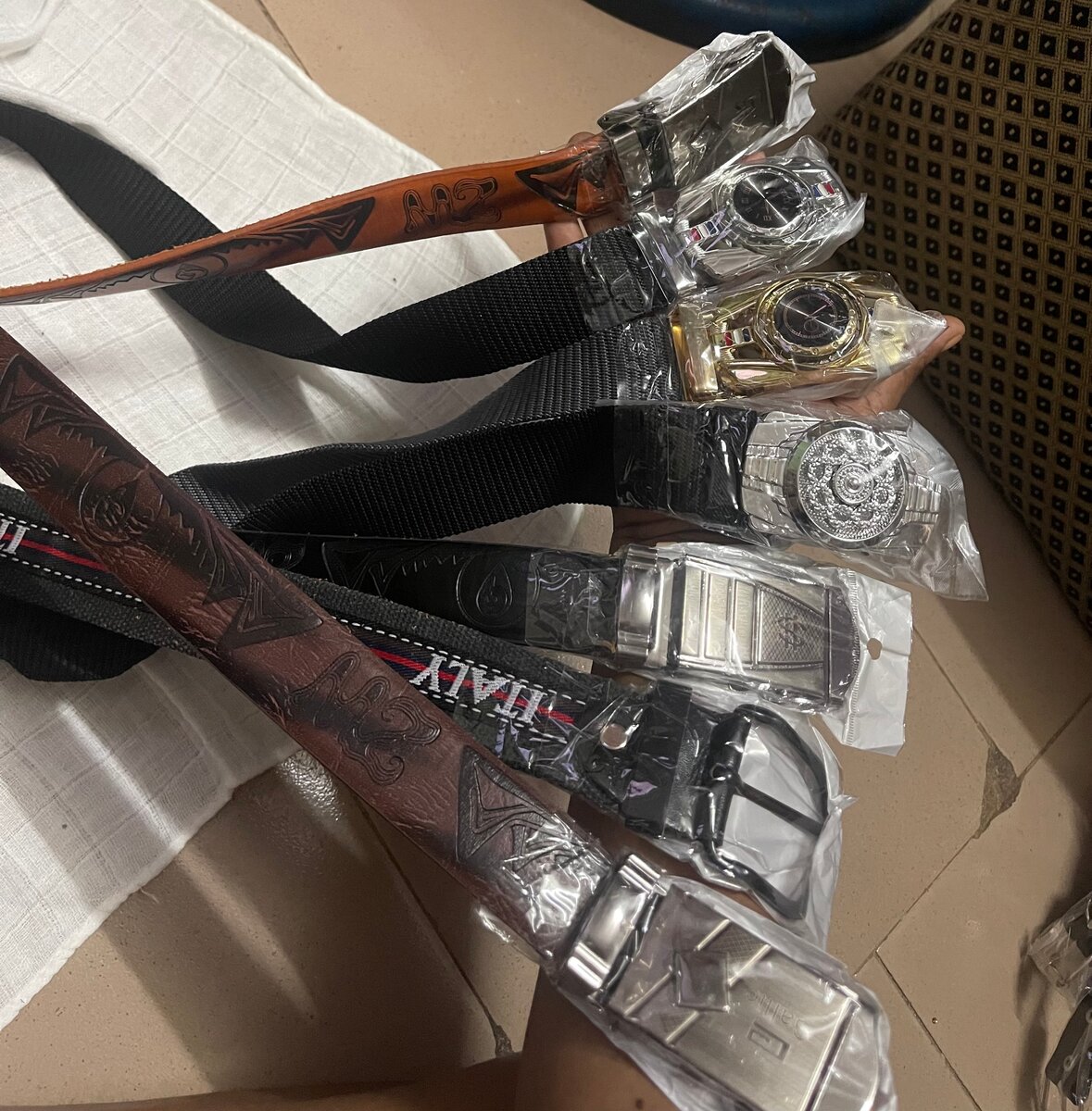 Ceinture en cuir boucle dorée