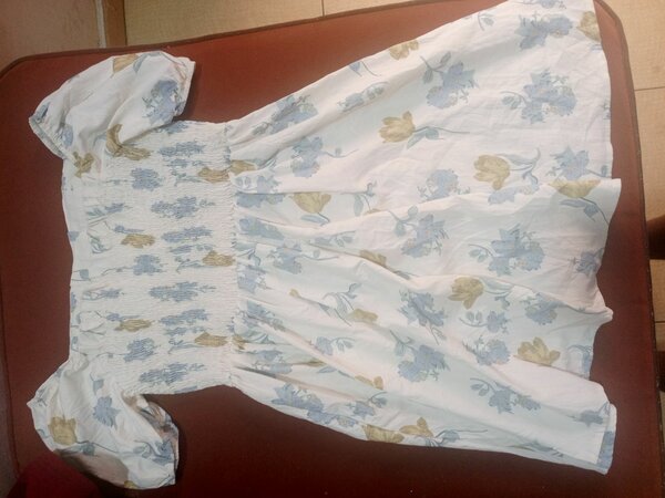 Robe florale élégante femme