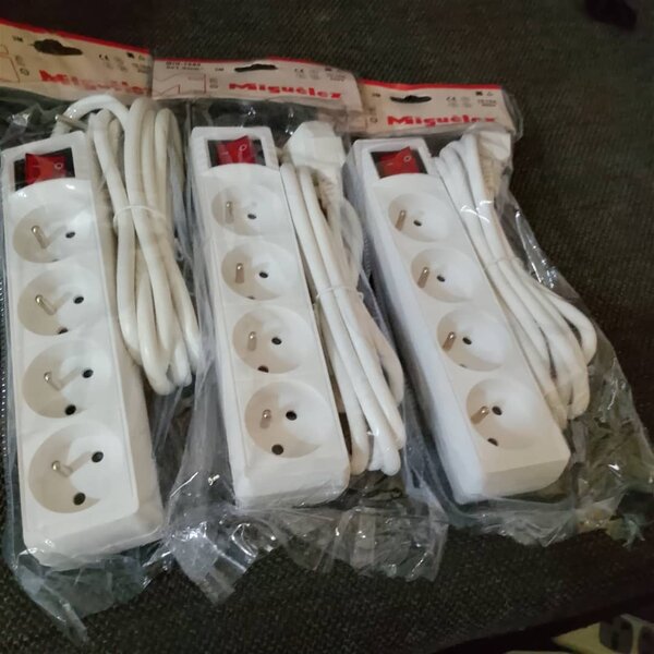 Multiprise électrique 4 prises