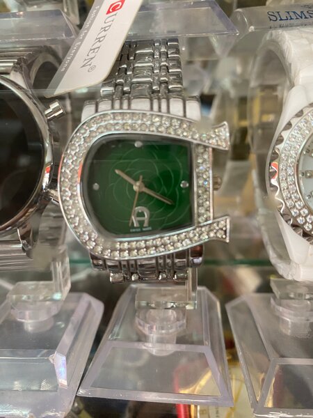 Montre femme luxe strass