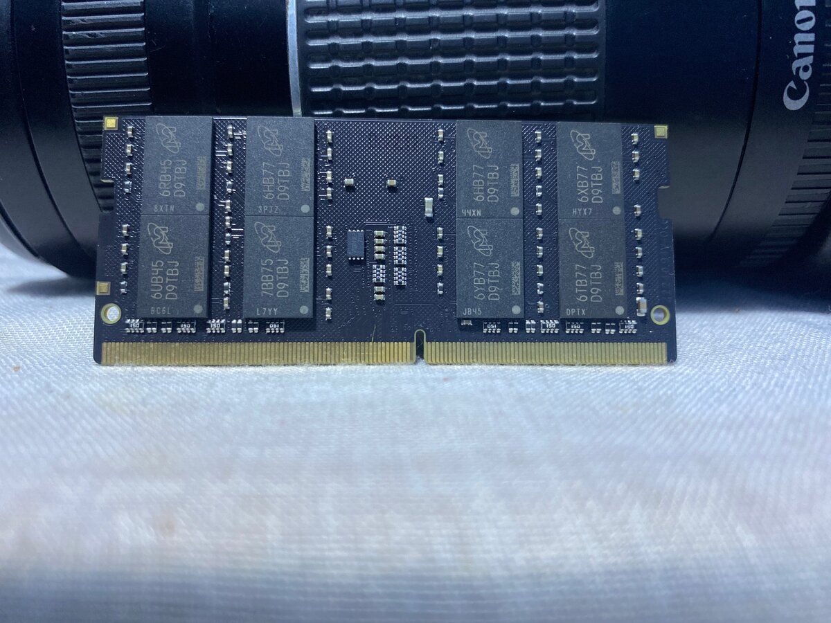 Barrette mémoire DDR4 3200 16 Go