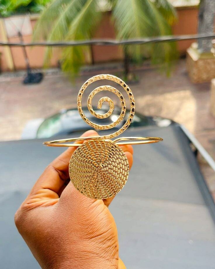 Bracelet de bras or spirale