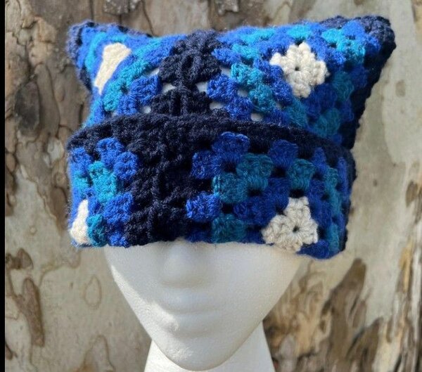 Bonnet en crochet coloré