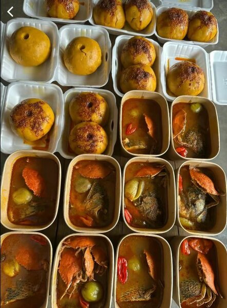 Crabe épicé en sauce