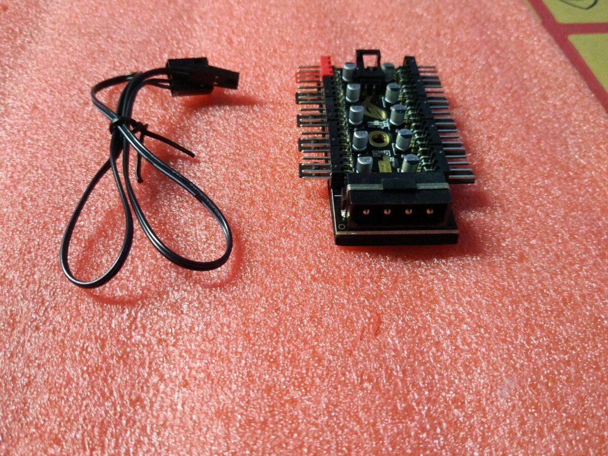 10-портовый разветвитель 4-pin для Кулеров Fan, Cpu