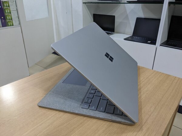 Microsoft Surface Laptop