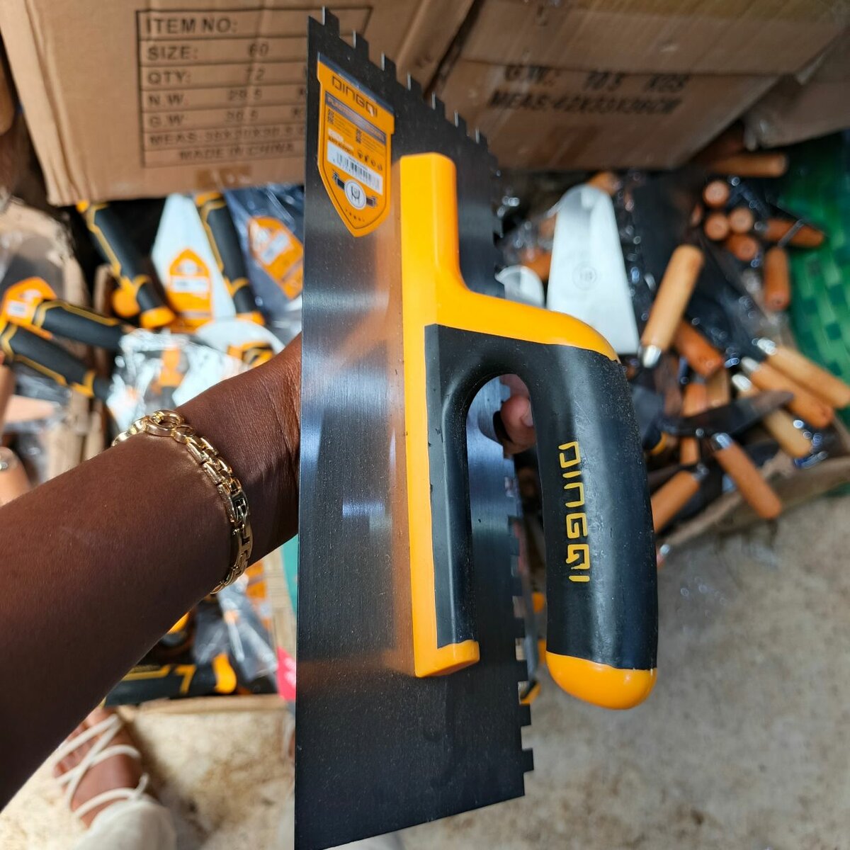 Truelle dentelée professionnelle