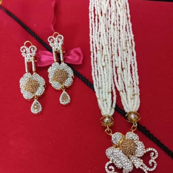 Pearl mala necklace