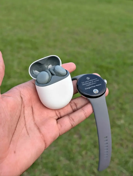 Montre et écouteurs Google