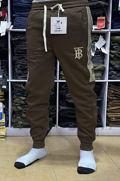 baggy pants brown