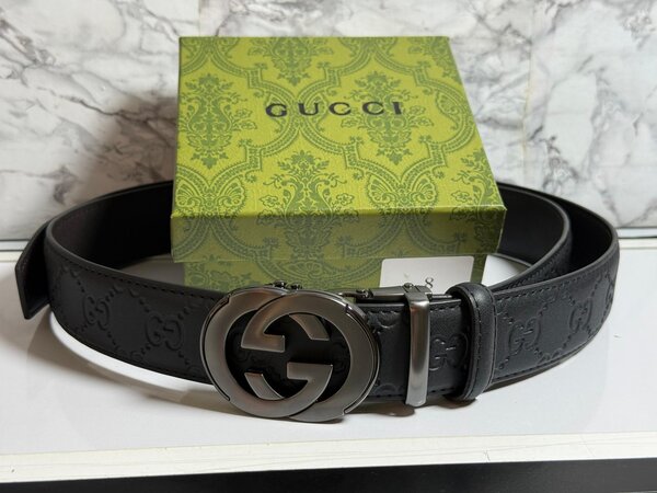Ceinture en cuir noir luxueuse