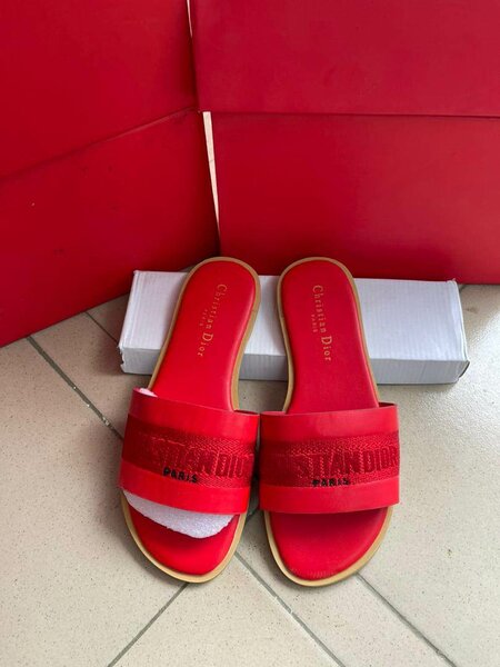 Sandales modernes en cuir