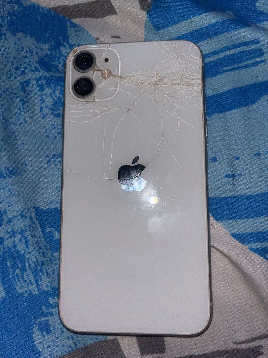 iPhone Écran Cassé 64GB