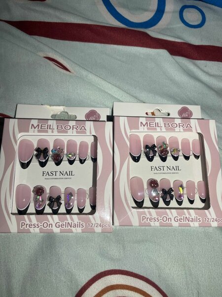 Press on nails