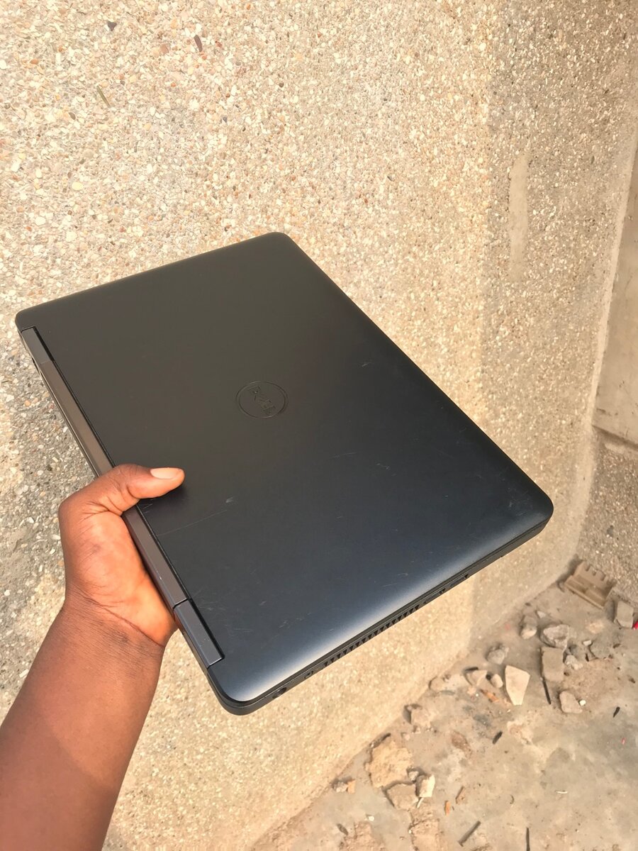 Dell latitude E5440 i3 4th gen  8gb ram 1.7ghz 320hdd