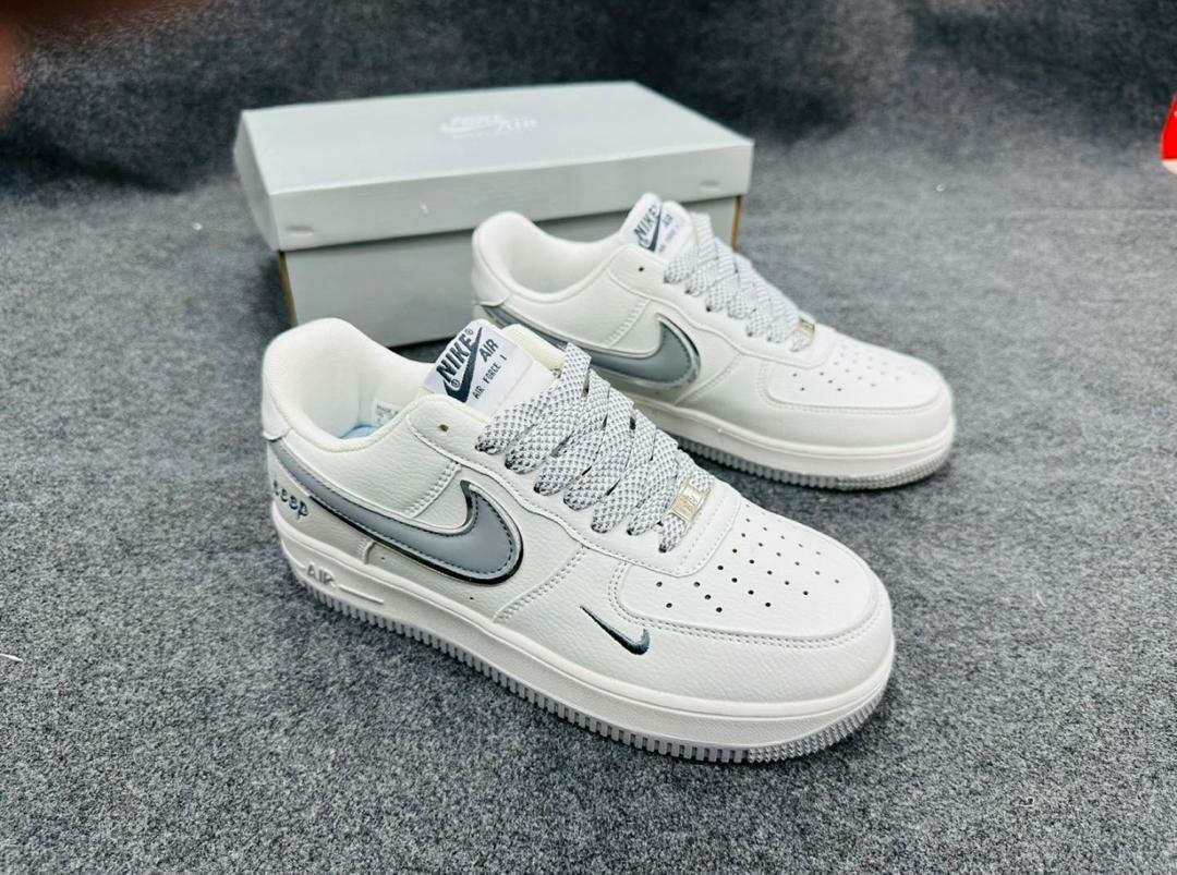 Baskets Nike Air Force 1 blanches