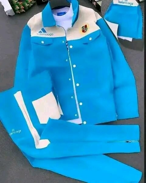 Ensemble sportif bleu unisexe