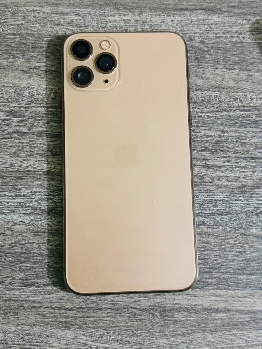 iPhone 11 Pro 64gb ( vendu avec reçu )