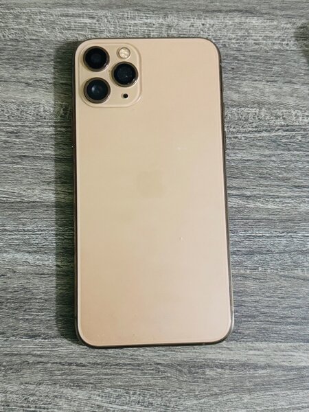 iPhone 11 Pro 64gb ( vendu avec reçu )