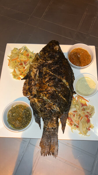 Poisson Grillé avec Sauces