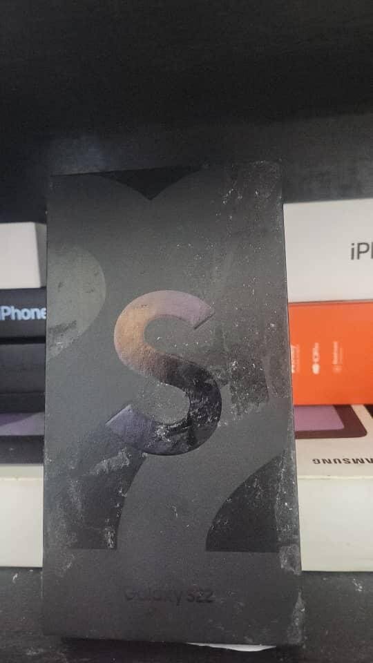 Samsung Galaxy s22 128giga/8ram casineufs avec carton