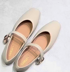 Красивые и удобные балетки, с которым можно дополнить любой простой образ 😍