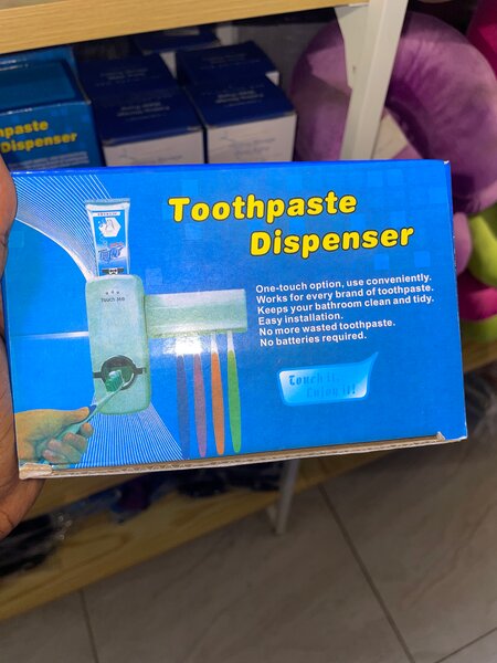 Distributeur de Dentifrice