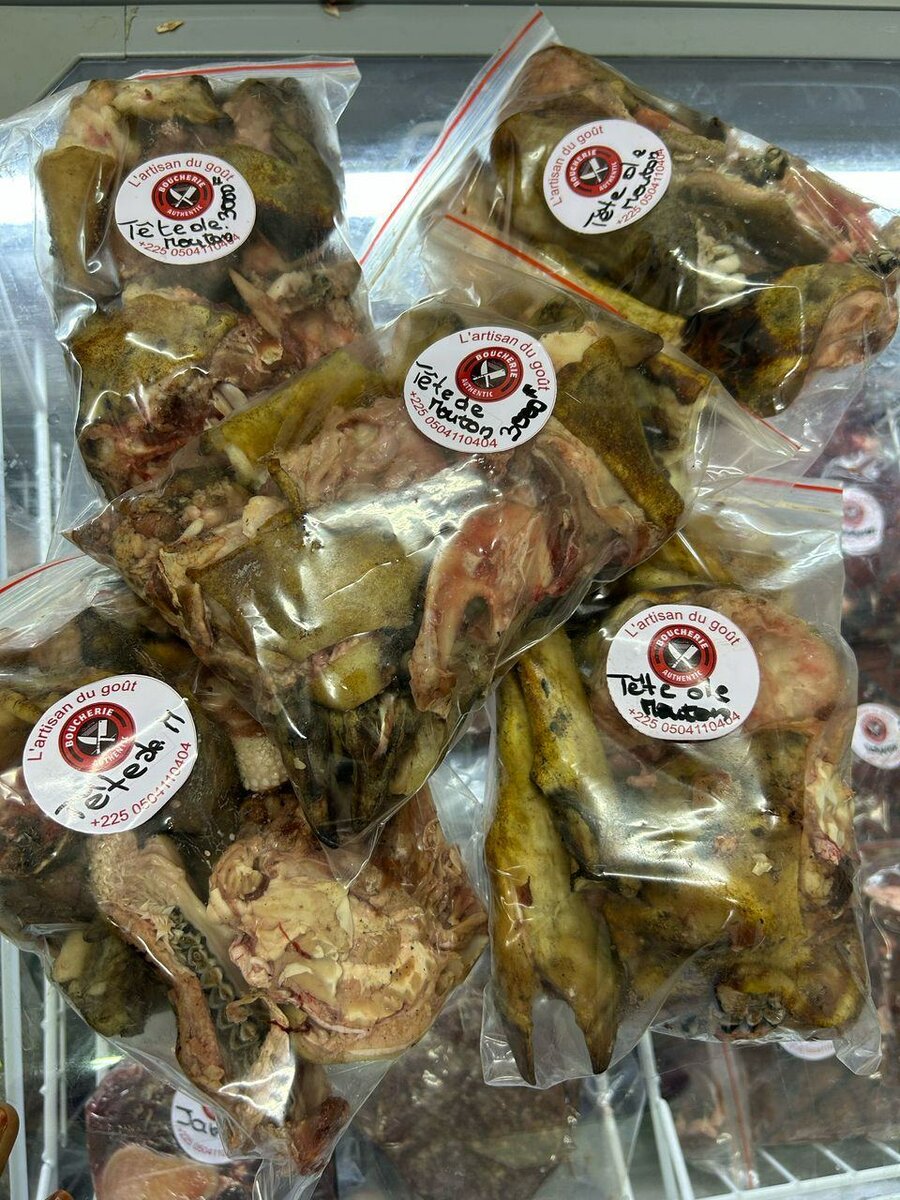 Tête et pattes de mouton