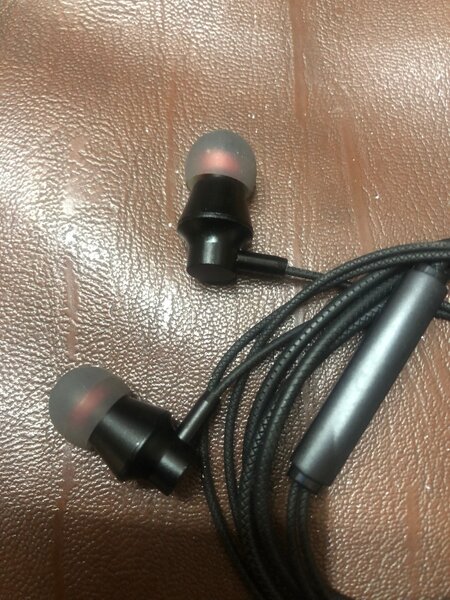 Metal handfree