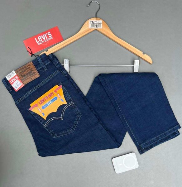 Jeans Levi's et Tommy