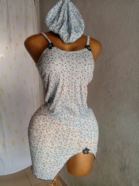 Robe d'été avec bonnet