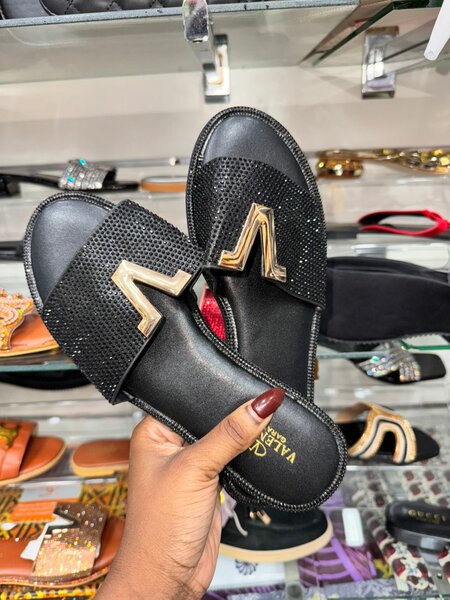 Sandales élégantes noires femme