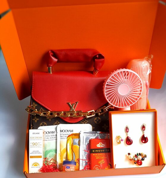 Beautiful Vals Gift  or Birthday Gift for Wifee or bae