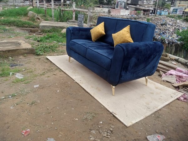 Canapé 2 places de couleur bleu