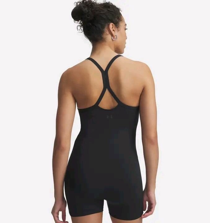 Combinaison sportive femme élégante