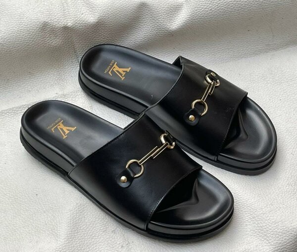 Sandales en cuir noir élégant