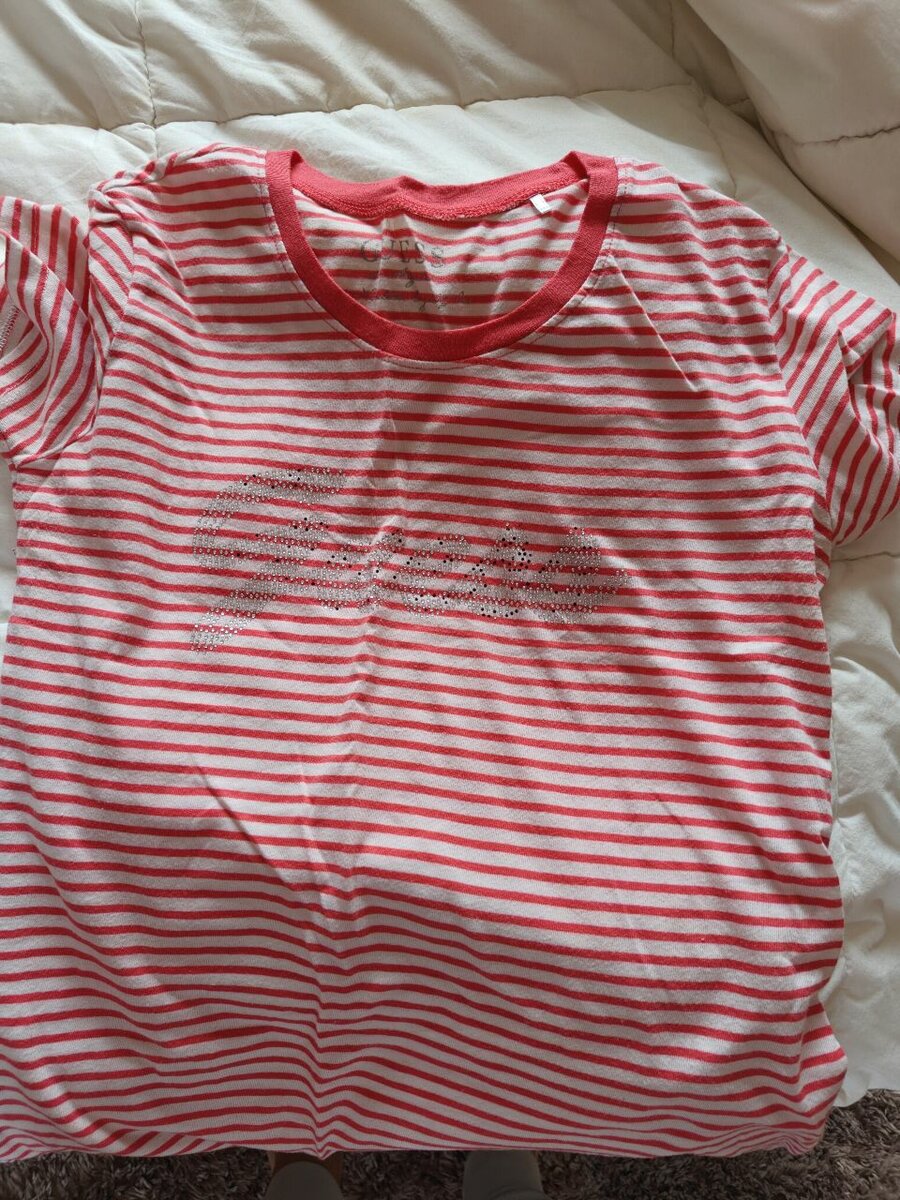 Guess t shirt