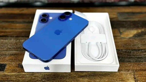 iPhone 14 - Bleu et Rose