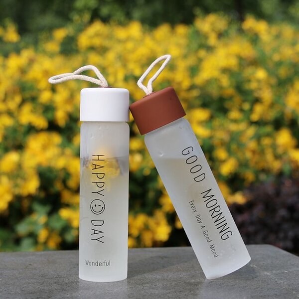 Bouteille d'eau en transparent